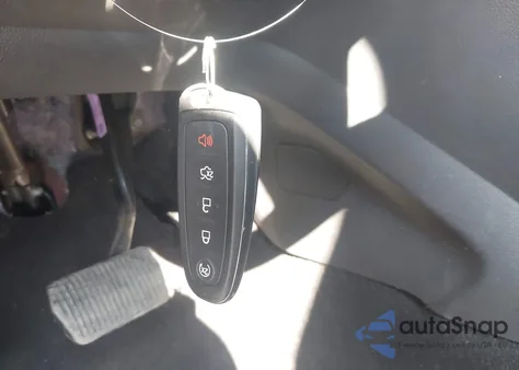 2018 Ford Escape Titanium z USA, uszkodzony, nr VIN 1FMCU9J9XJUB20994